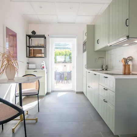 Acogedor Con Jardin En 2